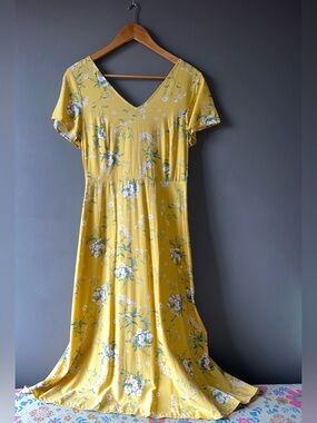 Old Navy Yellow Floral V-Neck Women's Dress